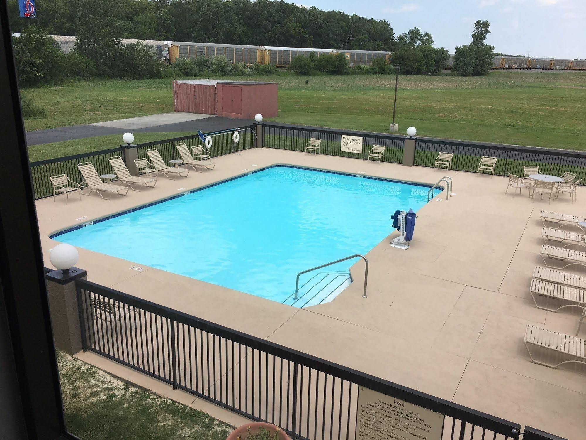 Country Inn & Suites By Radisson, Sandusky South, Oh Milan Extérieur photo